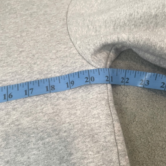 Oversized Fleece Sweatshirt with Zipper Detail - Picture 8 of 9